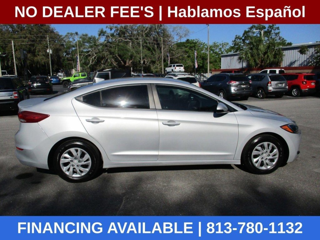 2017 Hyundai Elantra Image 6