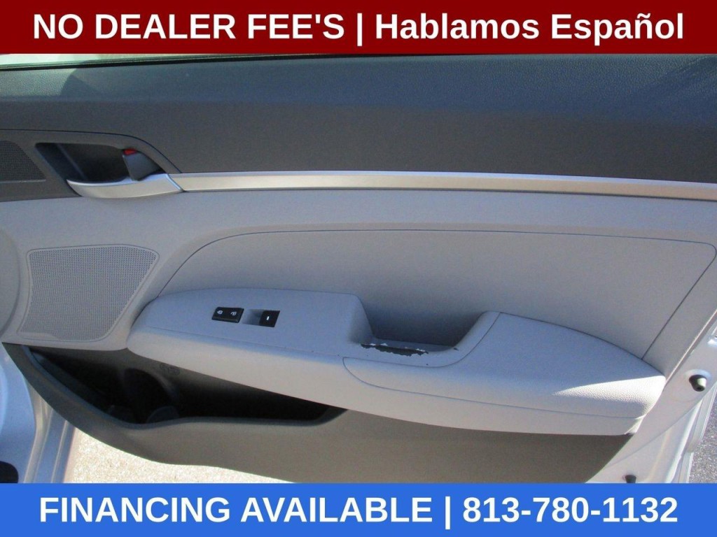 2017 Hyundai Elantra Image 24