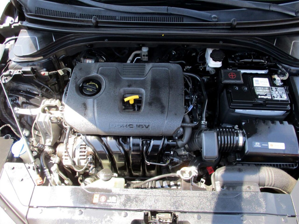 2019 Hyundai Elantra Image 10