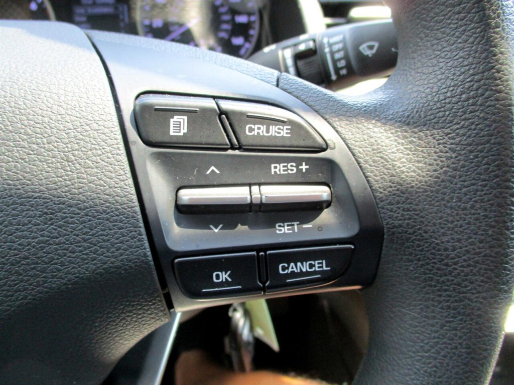 2019 Hyundai Elantra Image 13