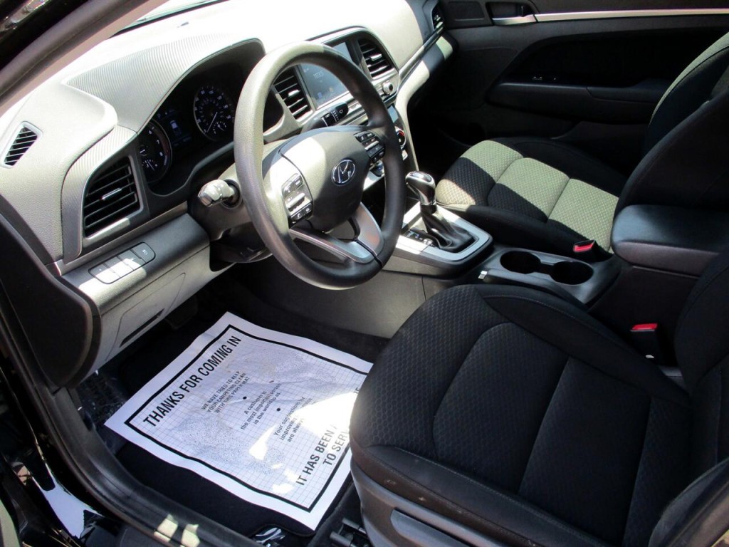 2019 Hyundai Elantra Image 18