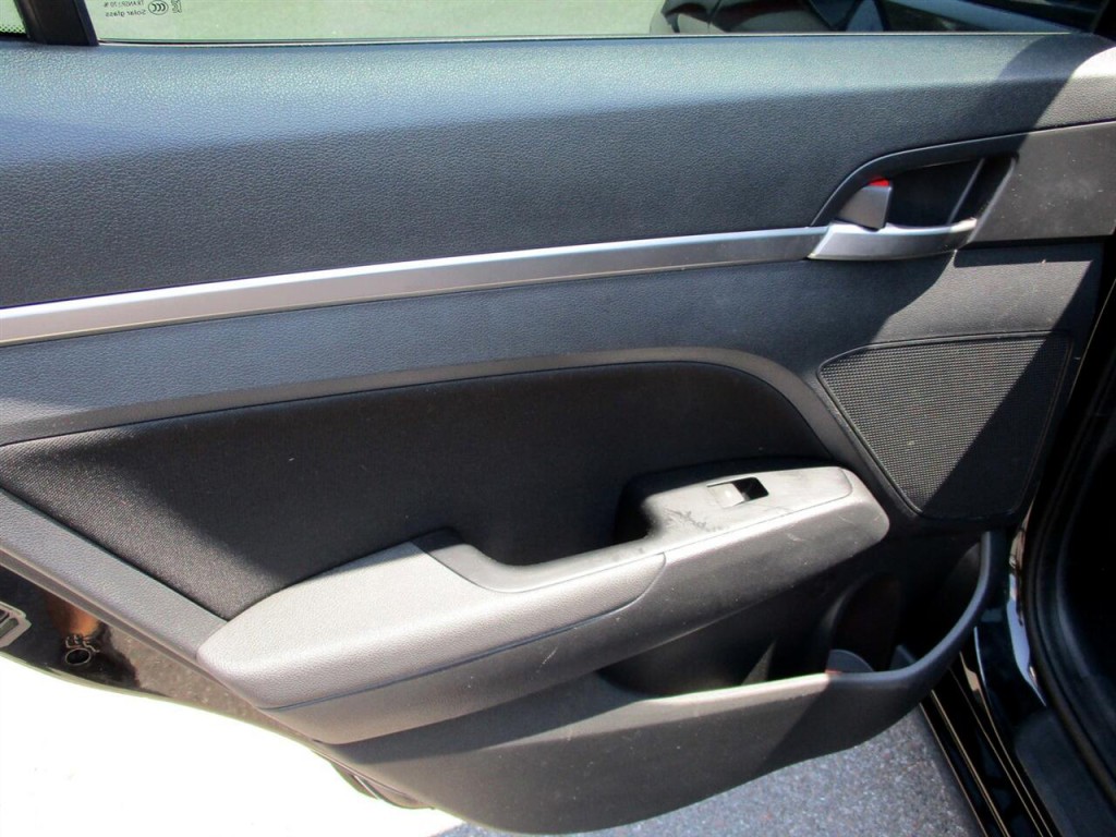 2019 Hyundai Elantra Image 21