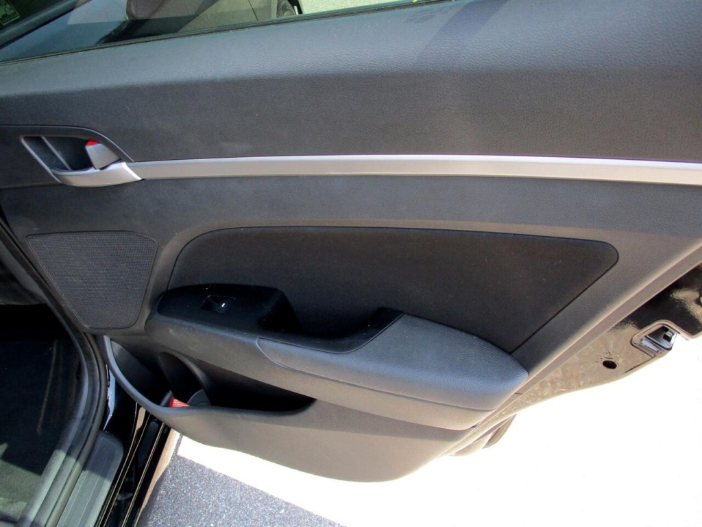2019 Hyundai Elantra Image 24