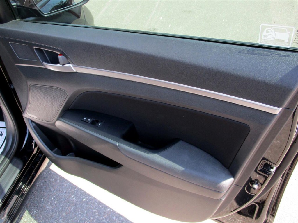 2019 Hyundai Elantra Image 26