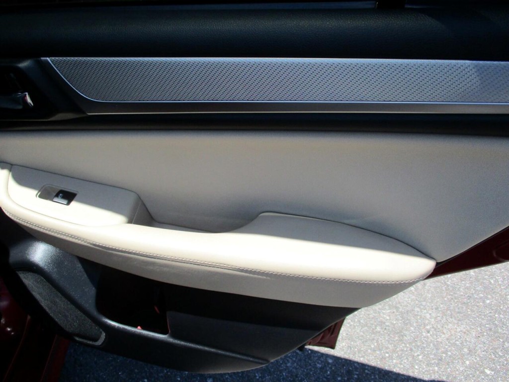 2017 Subaru Legacy Image 24
