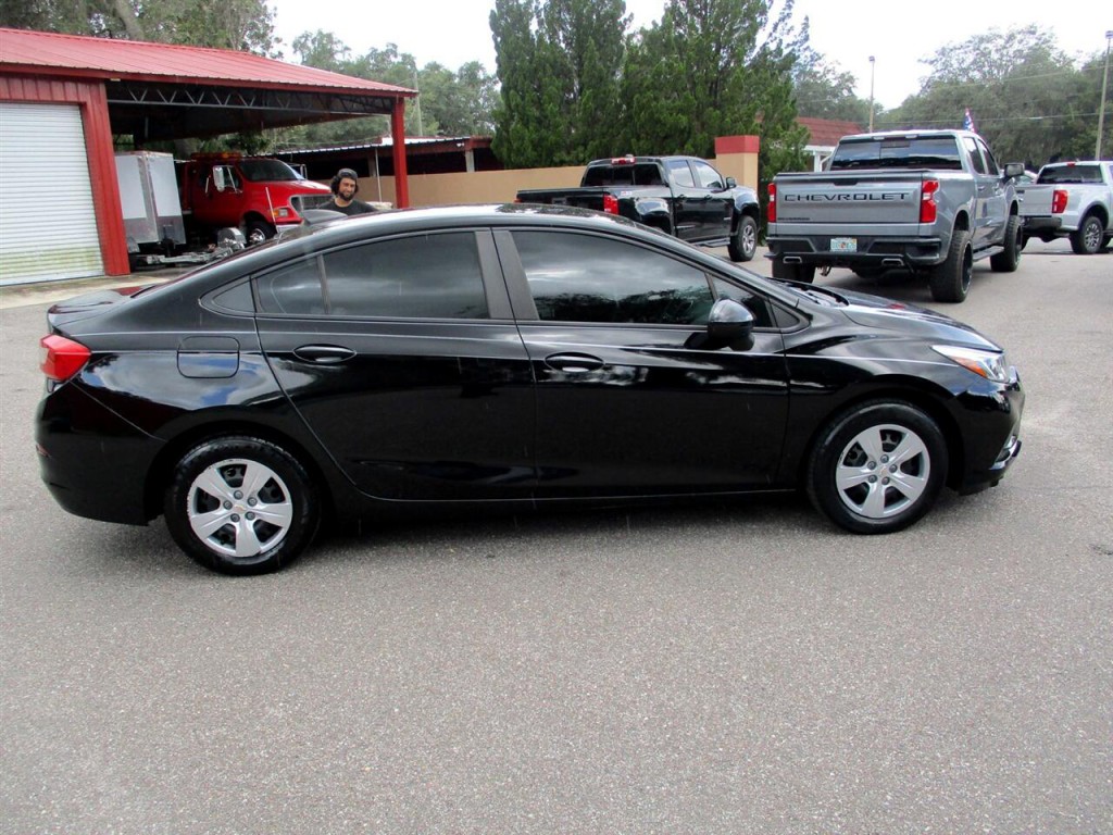 2017 Chevrolet Cruze Image 6