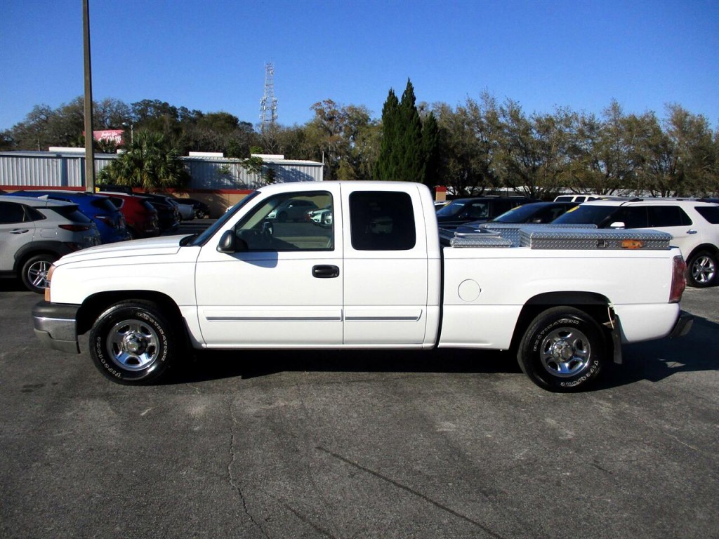 2003 Chevrolet Silverado 1500 Image 2