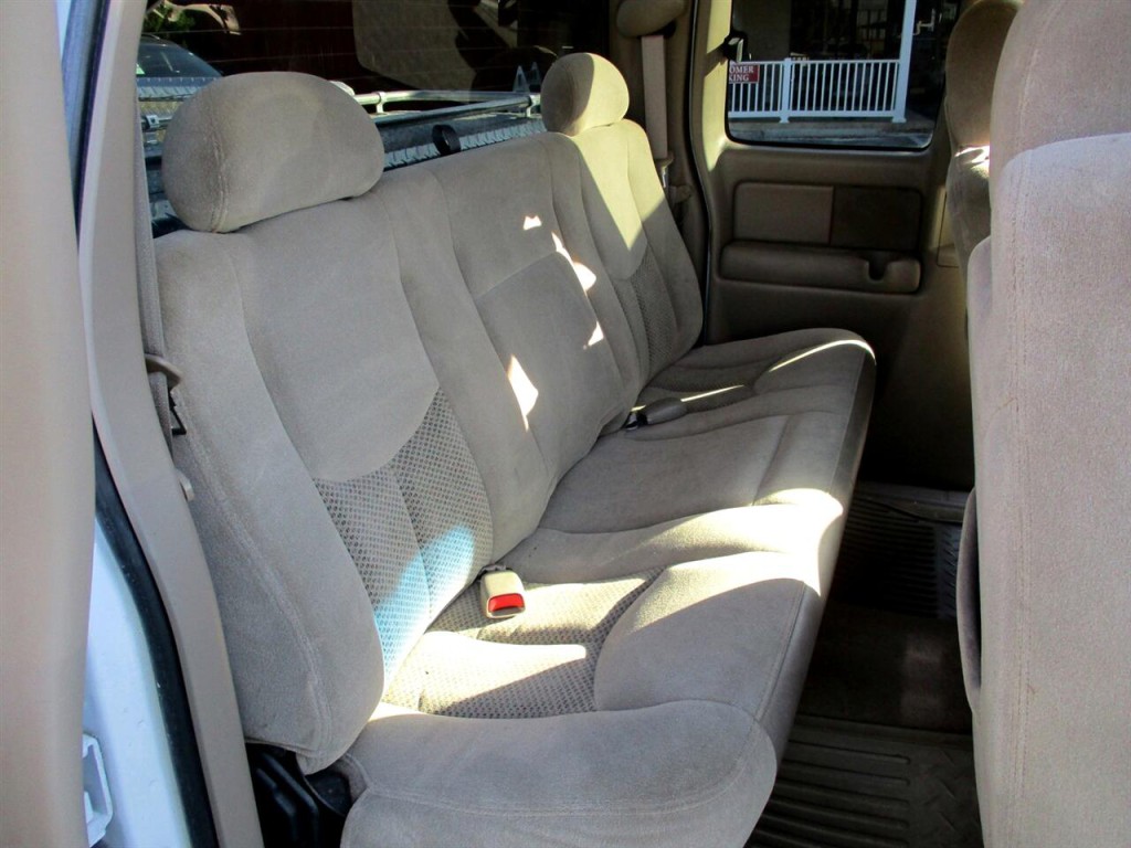 2003 Chevrolet Silverado 1500 Image 16
