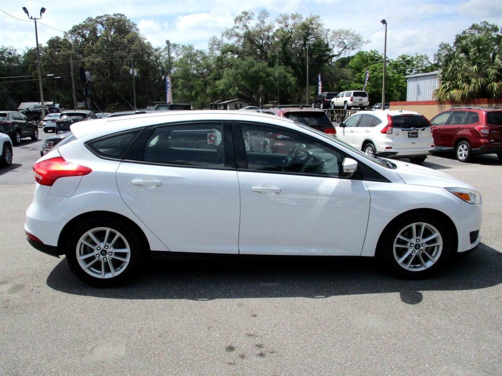 2017 Ford Focus Image 6