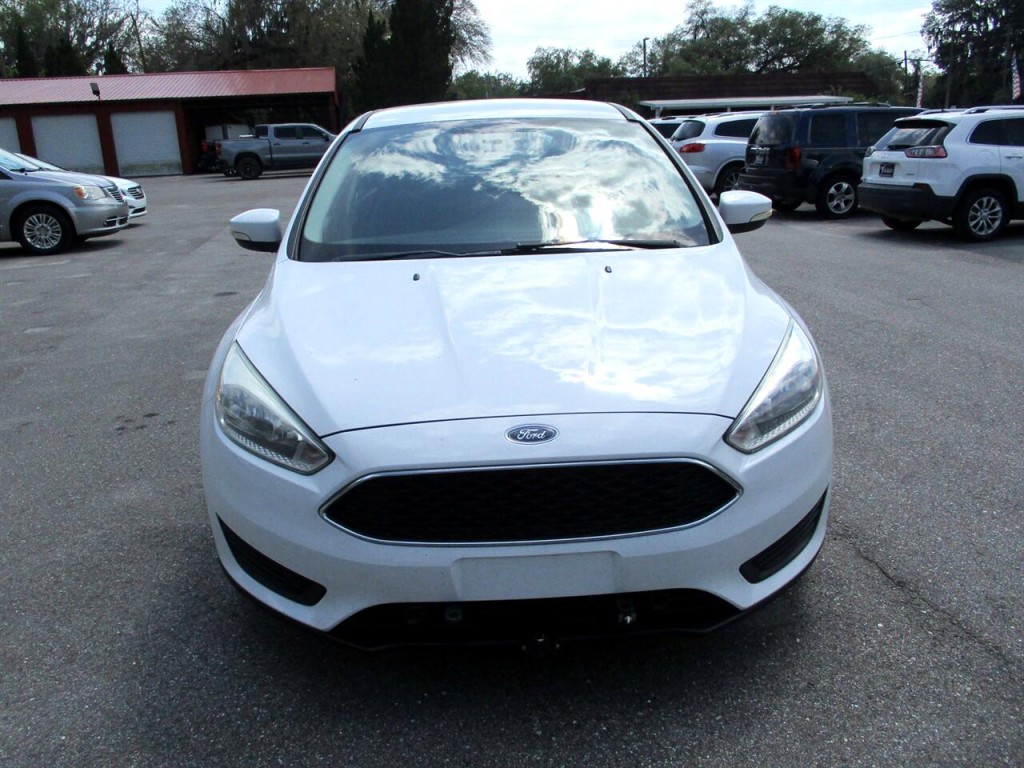 2017 Ford Focus Image 8