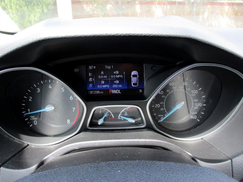 2017 Ford Focus Image 12