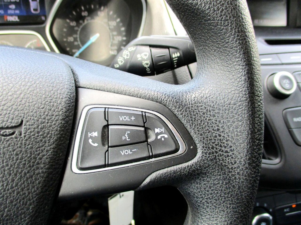 2017 Ford Focus Image 13