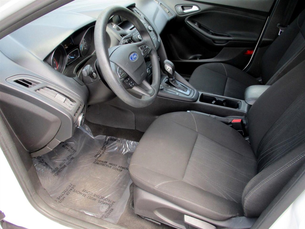 2017 Ford Focus Image 18