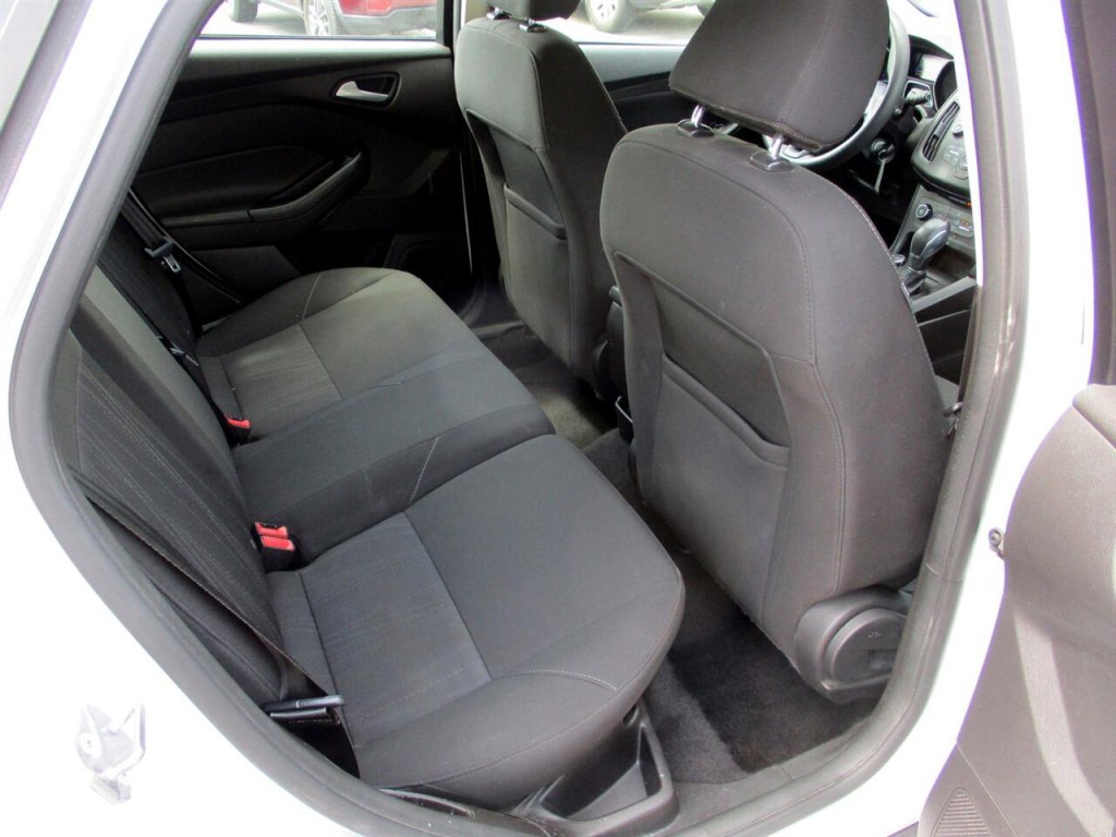 2017 Ford Focus Image 23