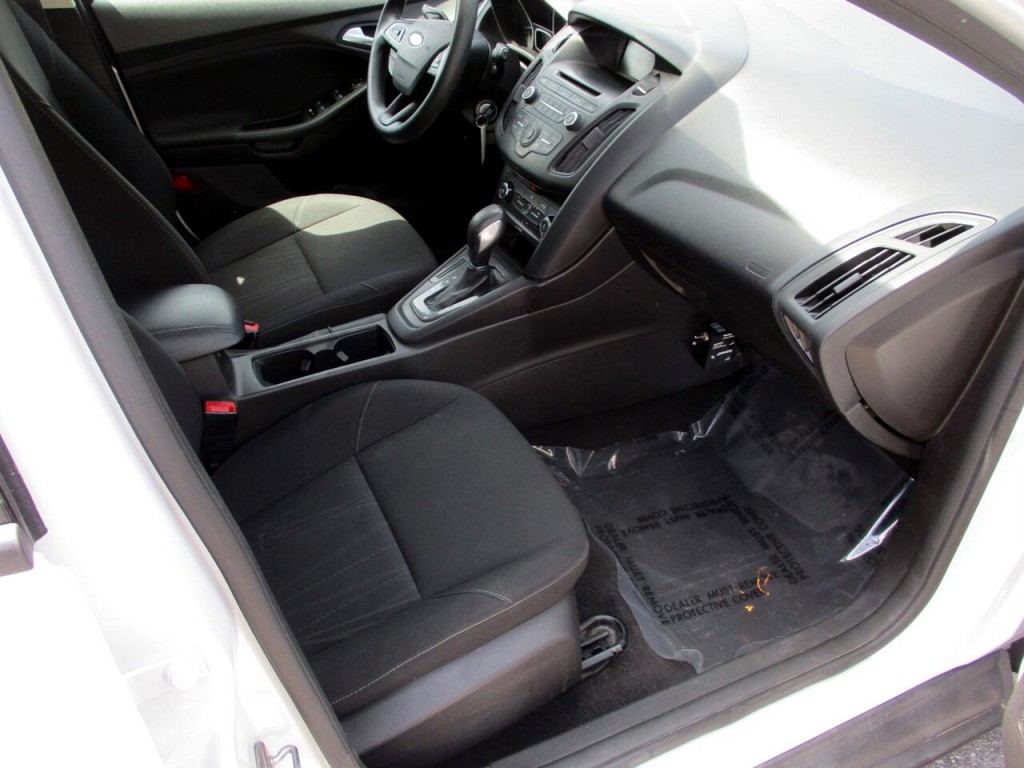 2017 Ford Focus Image 25