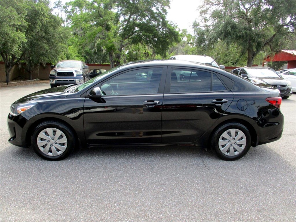 2020 Kia Rio Image 2
