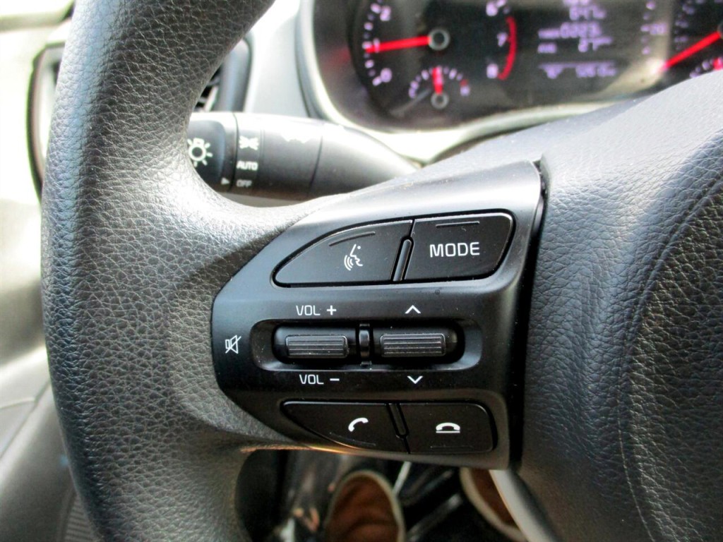 2020 Kia Rio Image 14