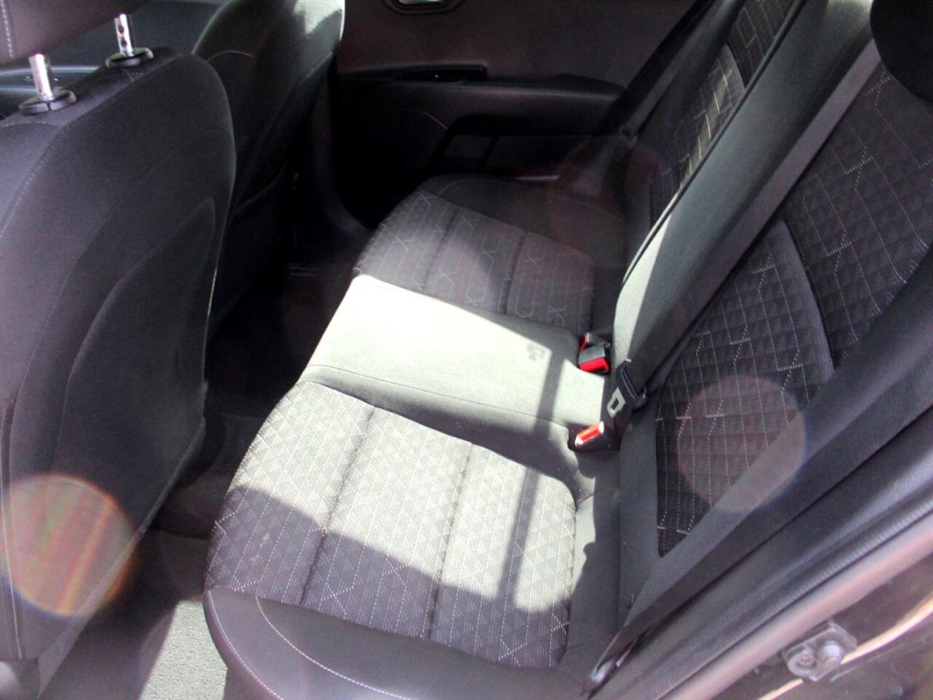2020 Kia Rio Image 20