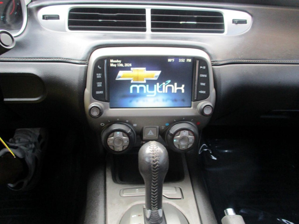 2015 Chevrolet Camaro Image 16