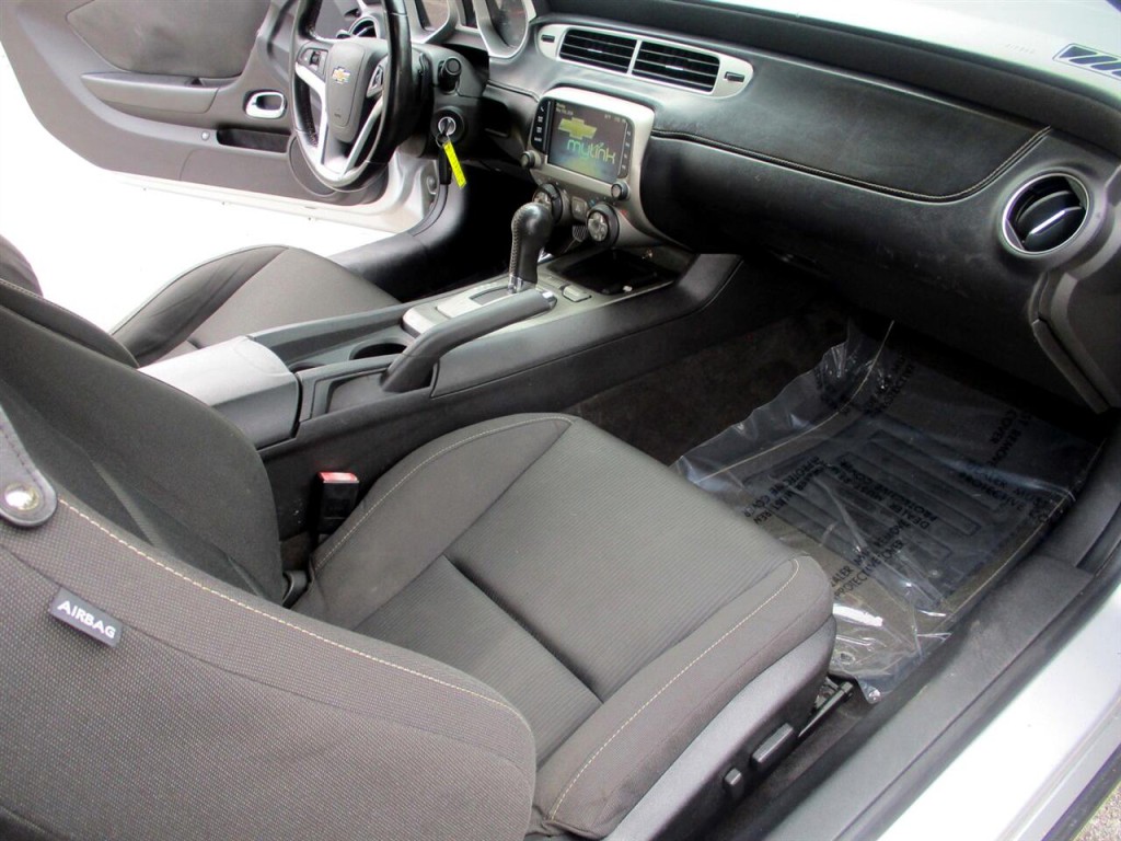 2015 Chevrolet Camaro Image 21