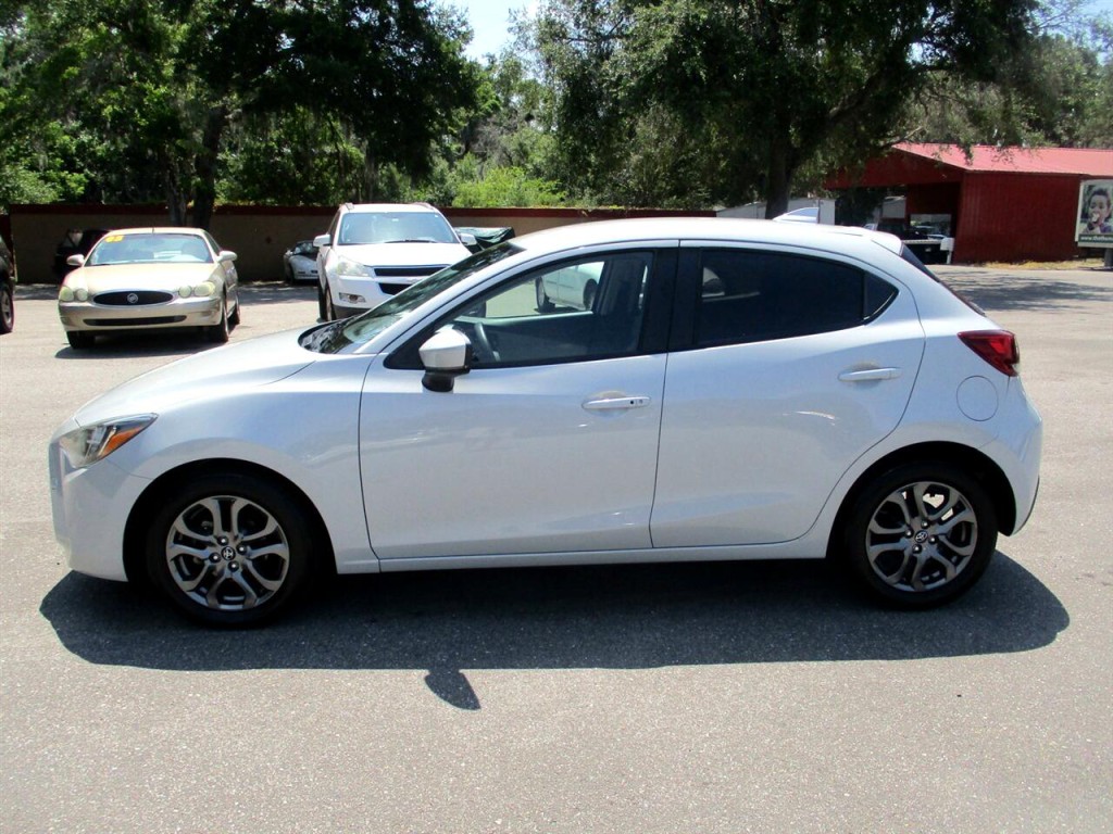 2020 Toyota Yaris Image 2