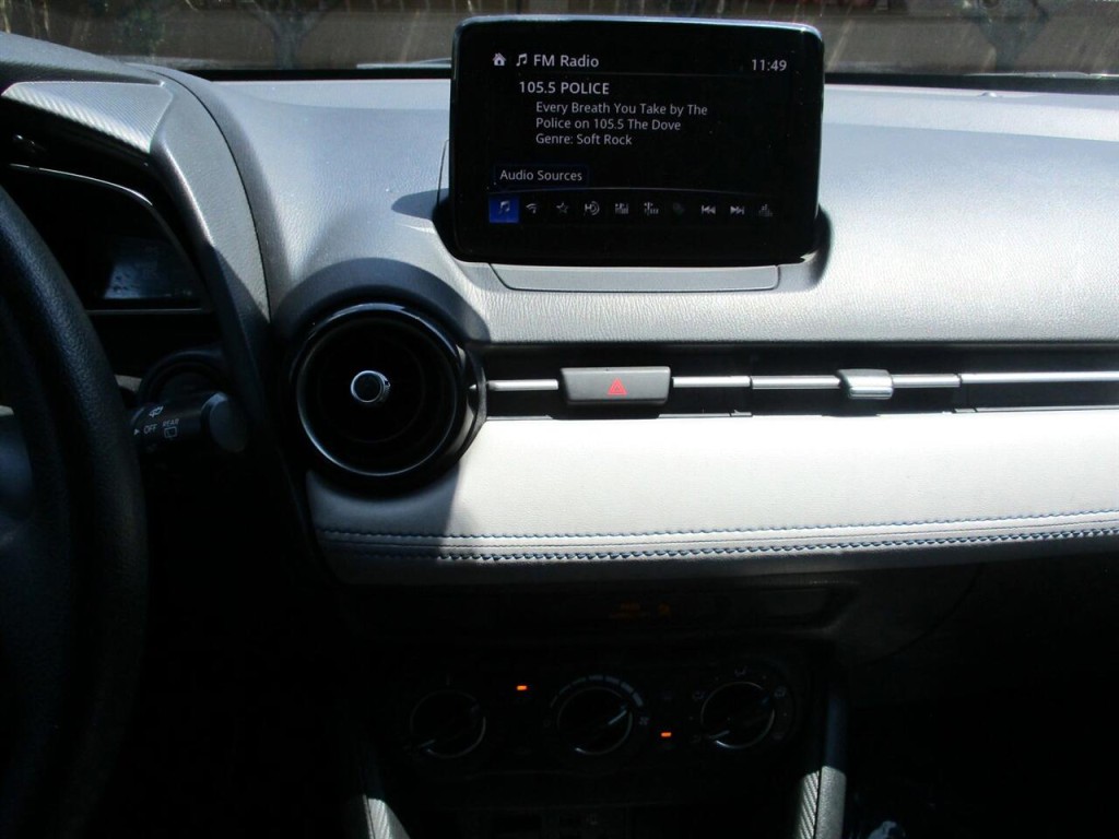 2020 Toyota Yaris Image 17