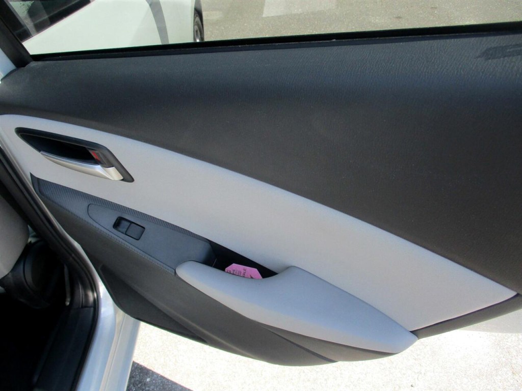 2020 Toyota Yaris Image 24