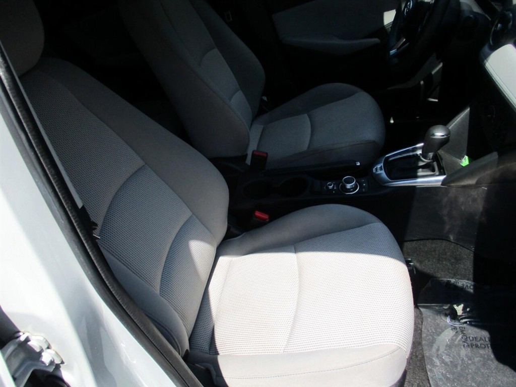 2020 Toyota Yaris Image 25