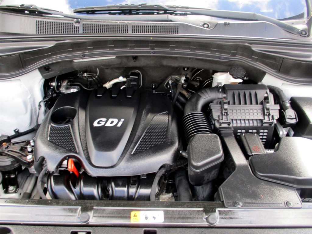 2015 Hyundai Santa Fe Image 9