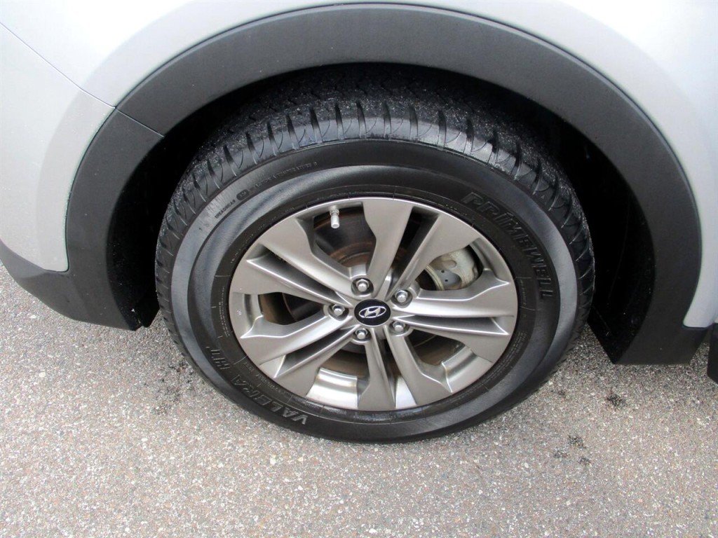 2015 Hyundai Santa Fe Image 10
