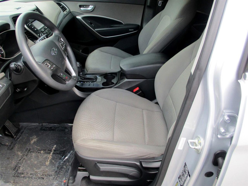 2015 Hyundai Santa Fe Image 12