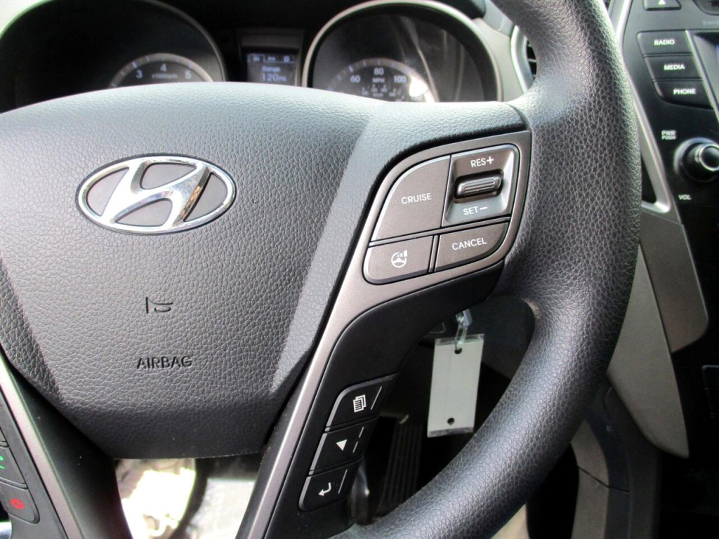 2015 Hyundai Santa Fe Image 15
