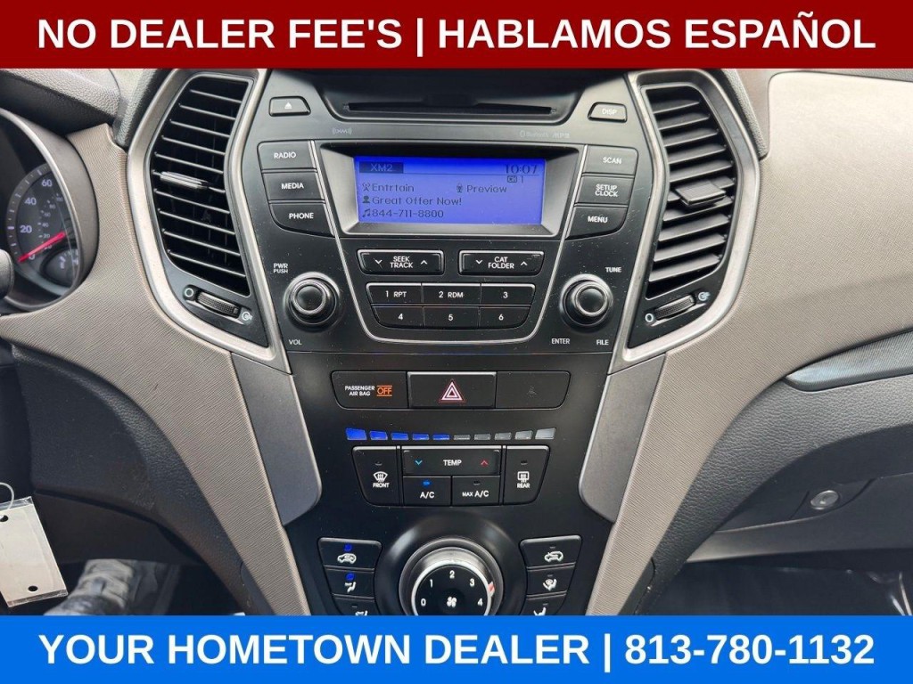 2015 Hyundai Santa Fe Image 16