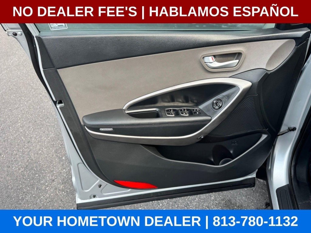 2015 Hyundai Santa Fe Image 18