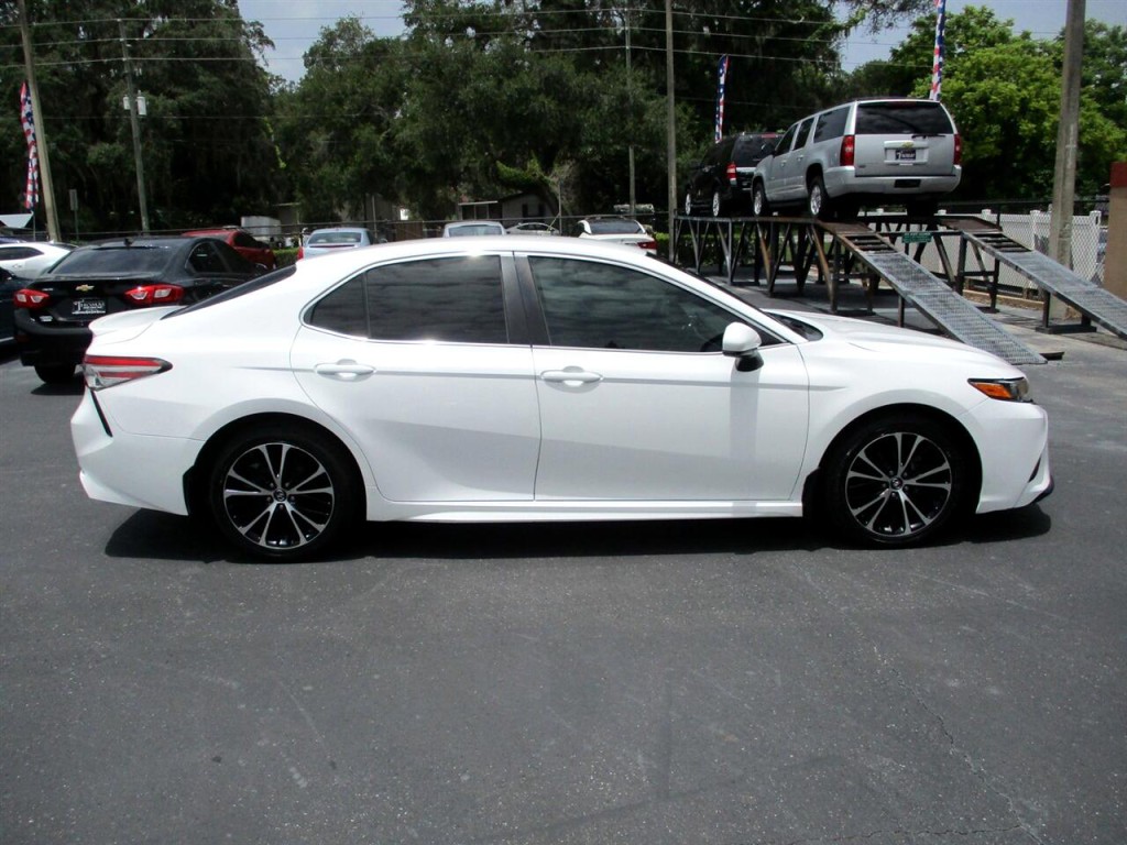 2018 Toyota Camry Image 6