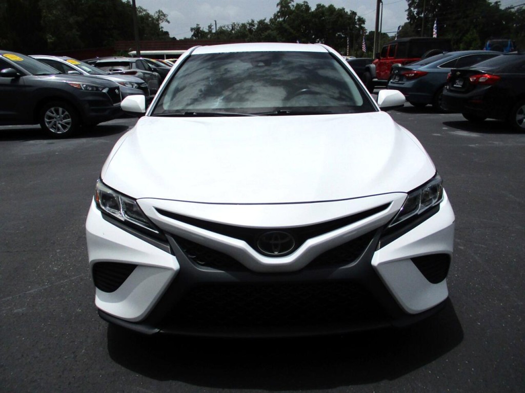 2018 Toyota Camry Image 8