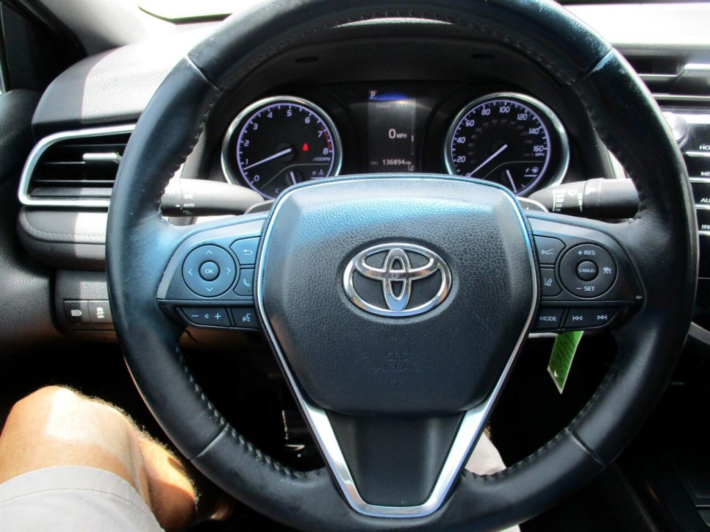2018 Toyota Camry Image 15