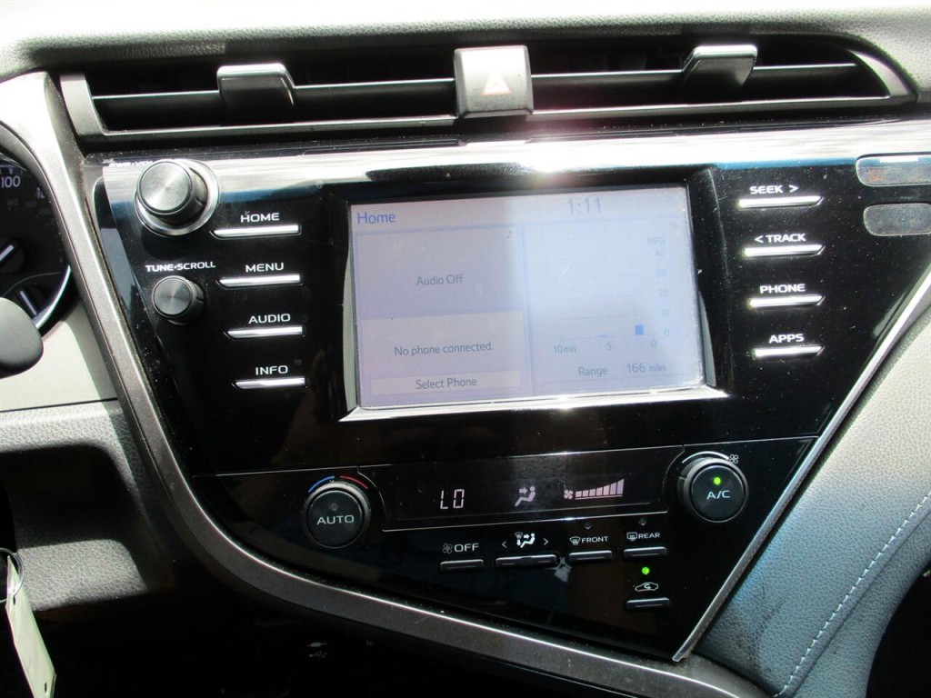 2018 Toyota Camry Image 17