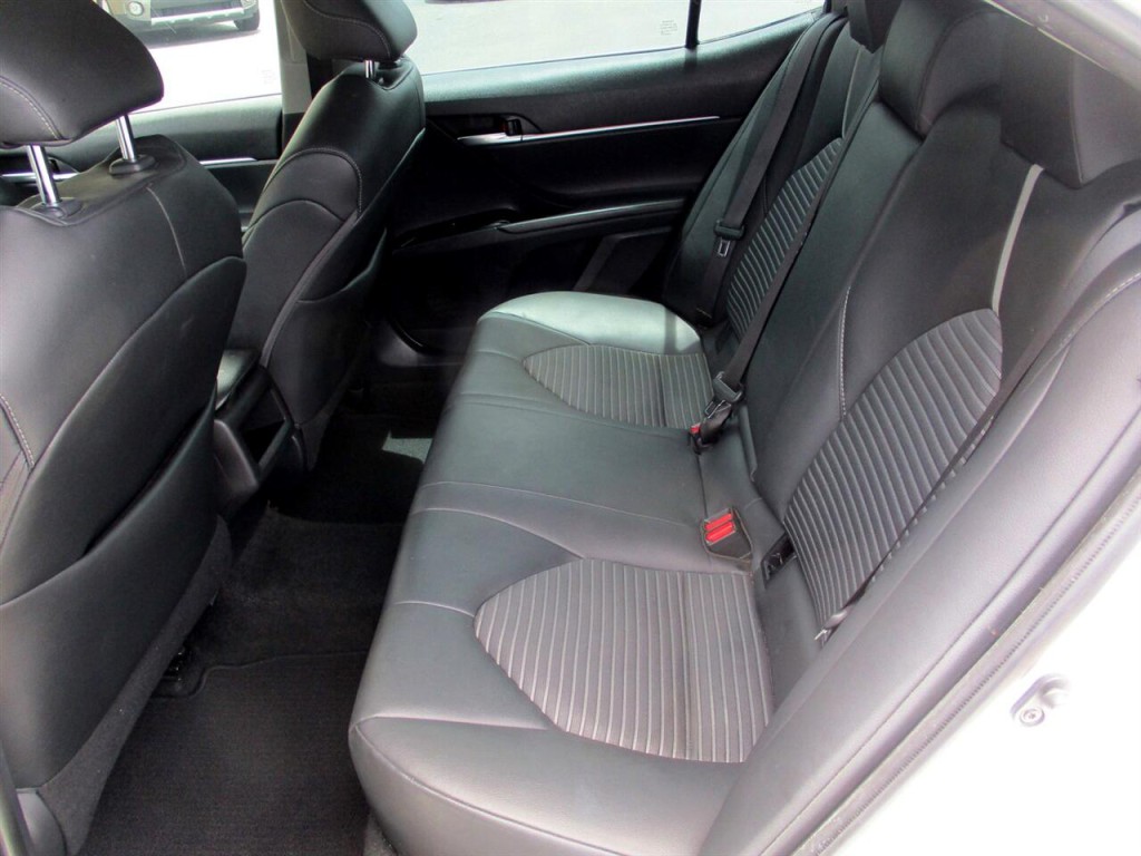 2018 Toyota Camry Image 20