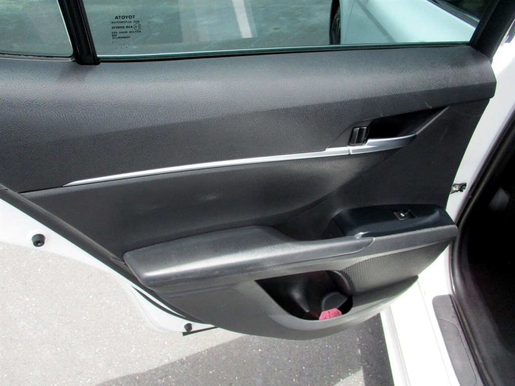 2018 Toyota Camry Image 21