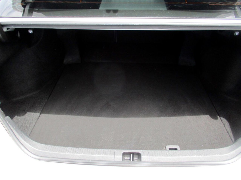 2018 Toyota Camry Image 22