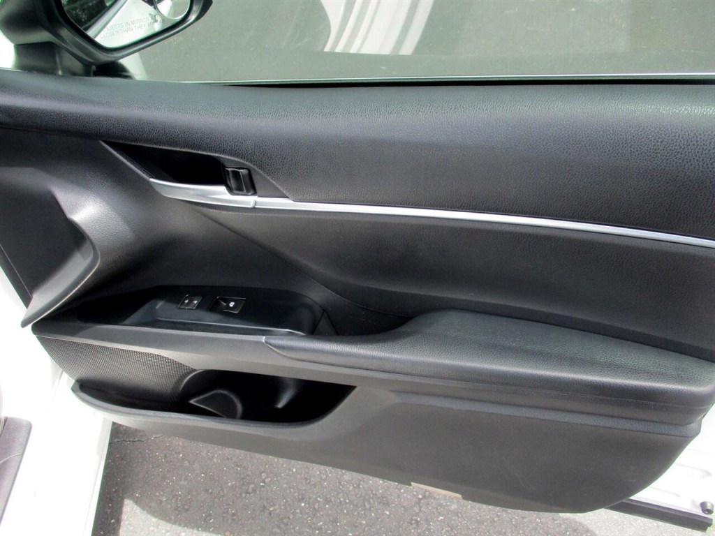 2018 Toyota Camry Image 26