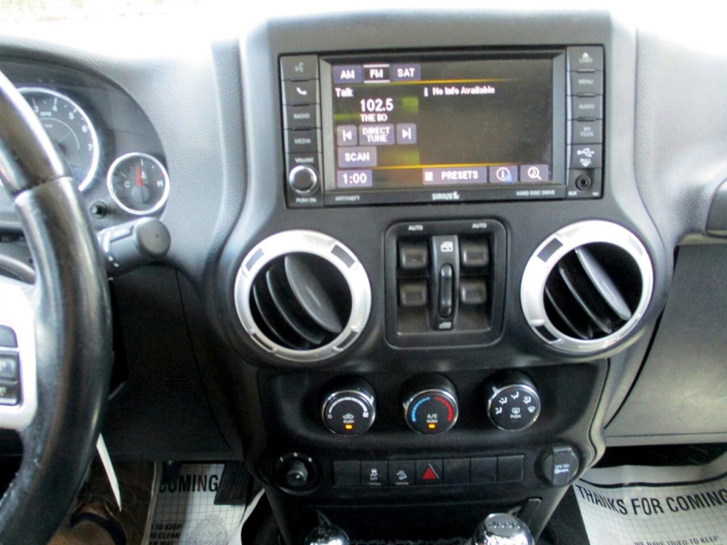 2014 Jeep Wrangler Image 16