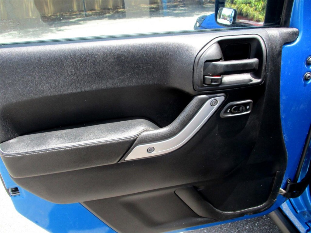 2014 Jeep Wrangler Image 18
