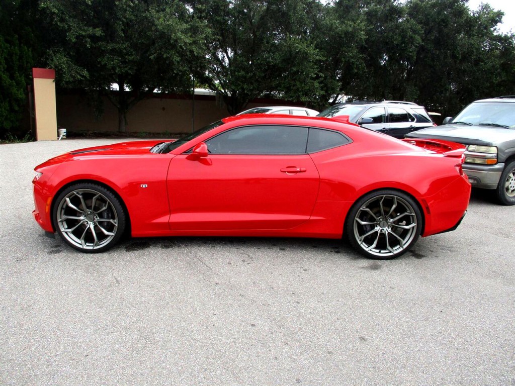 2018 Chevrolet Camaro Image 2