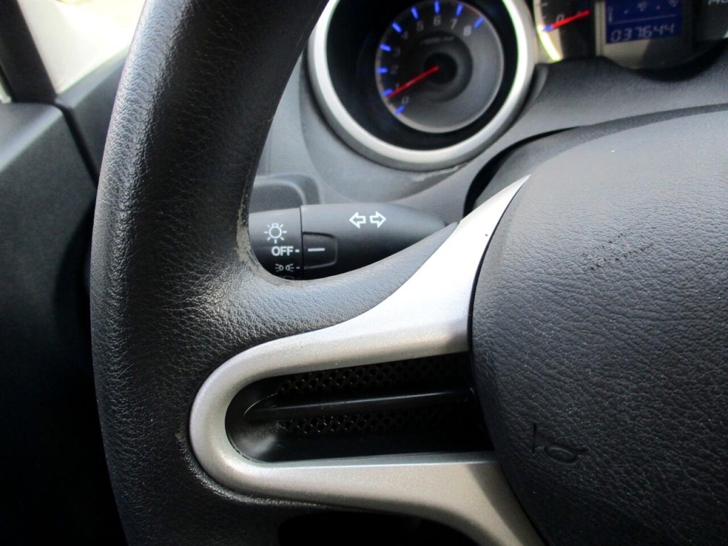 2013 Honda Fit Image 14