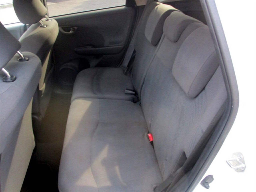 2013 Honda Fit Image 19