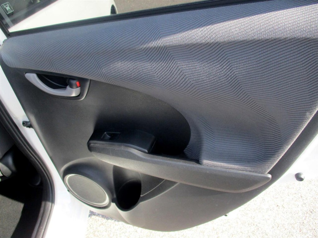 2013 Honda Fit Image 23