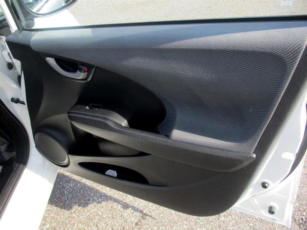 2013 Honda Fit Image 25