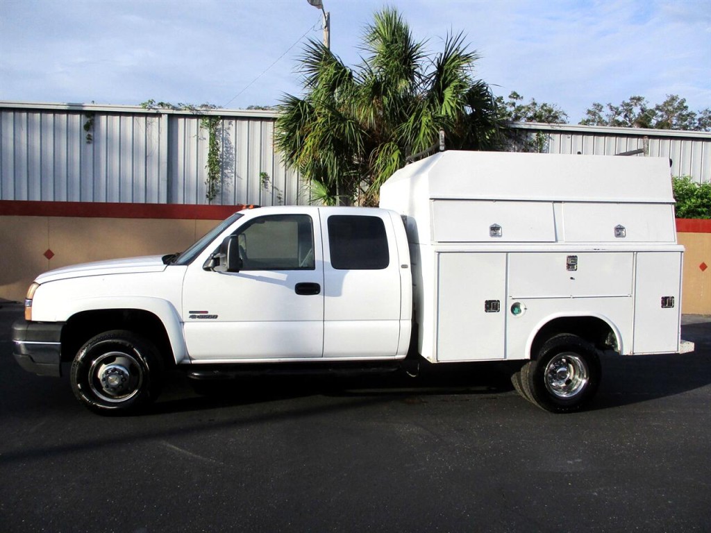 2004 Chevrolet Silverado 1500 Image 2